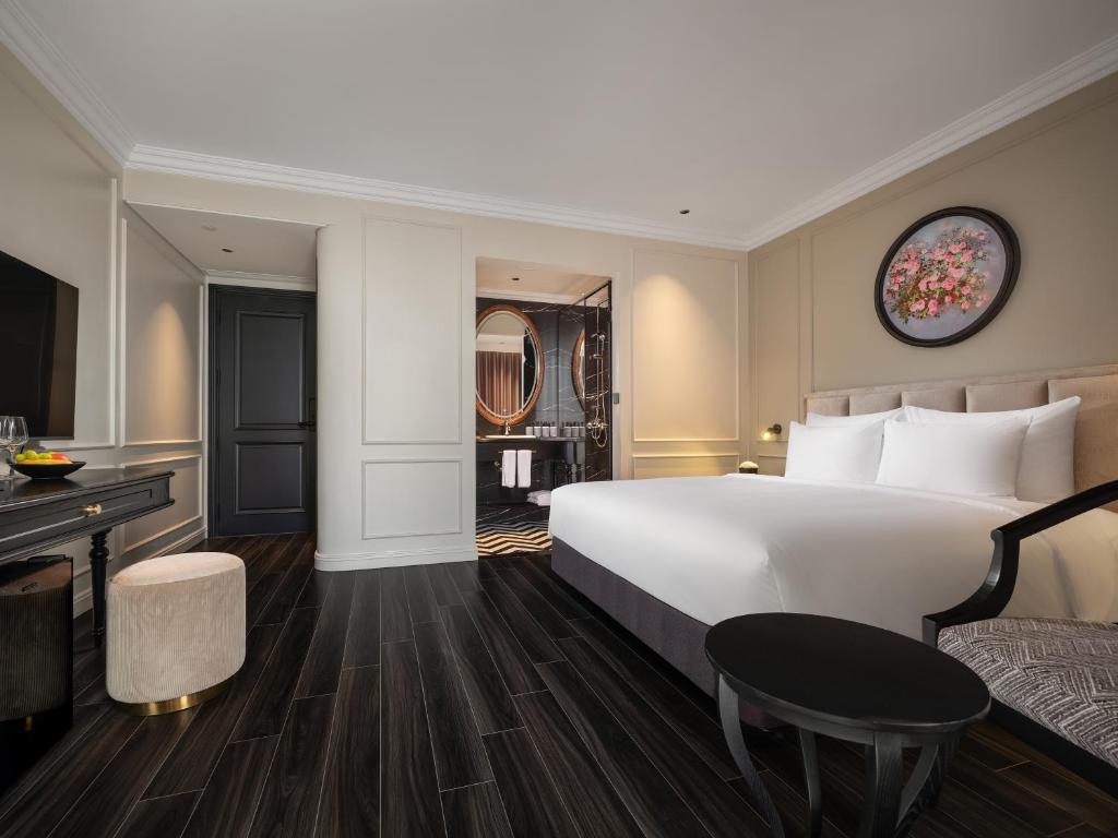 T Boutique Hotel - Tap to explore photos
