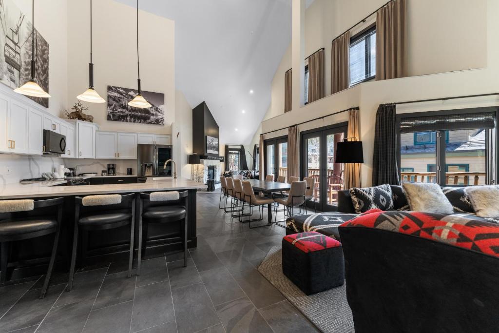 Arapahoe Lodge #8130 By Summit County Mountain Retreats image