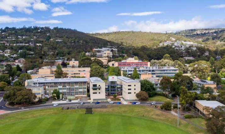 Modern 1 bed-walk Casino riverfront 5 mins to CBD - Tap to explore photos