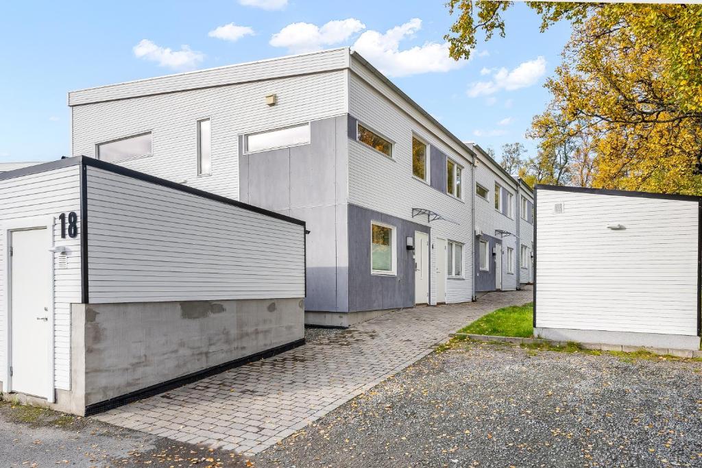 Cozy and modern apartment near Tromso centre, Tromso