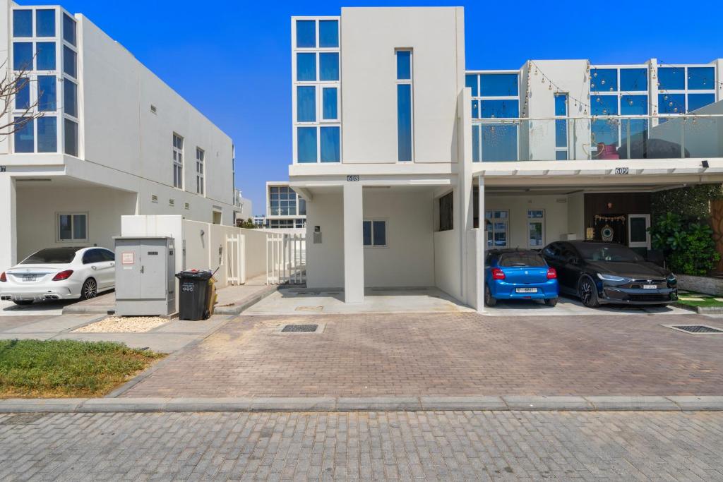 Modern 3-Bedroom Villa in Damac Hills 2 photo 1