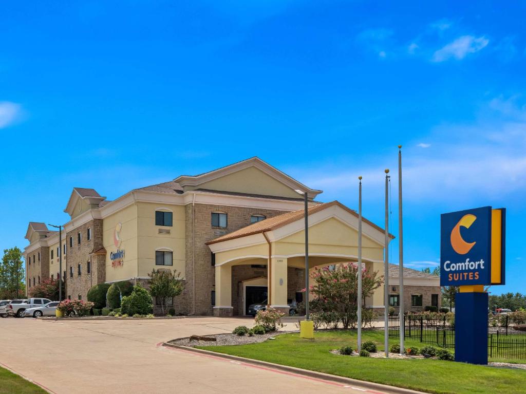 Comfort Suites Lindale - Tyler North image