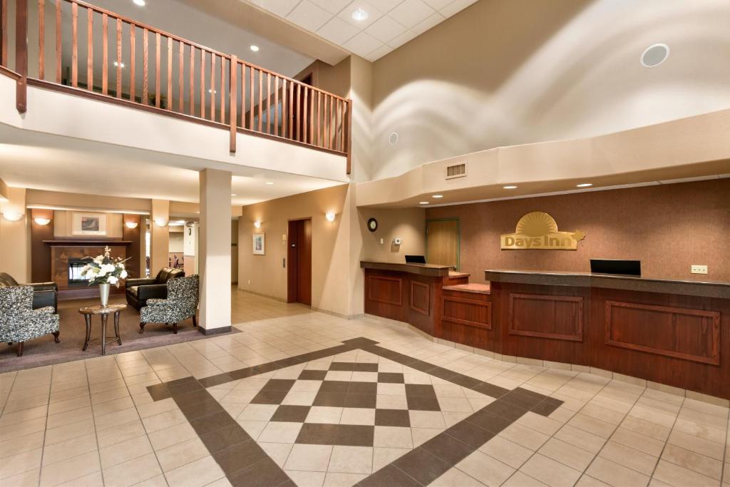 Days Inn by Wyndham Thunder Bay North photo 1