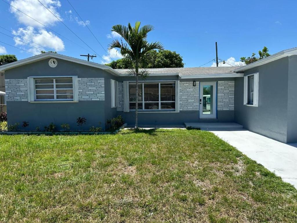 Hollywood VACATION HOME image