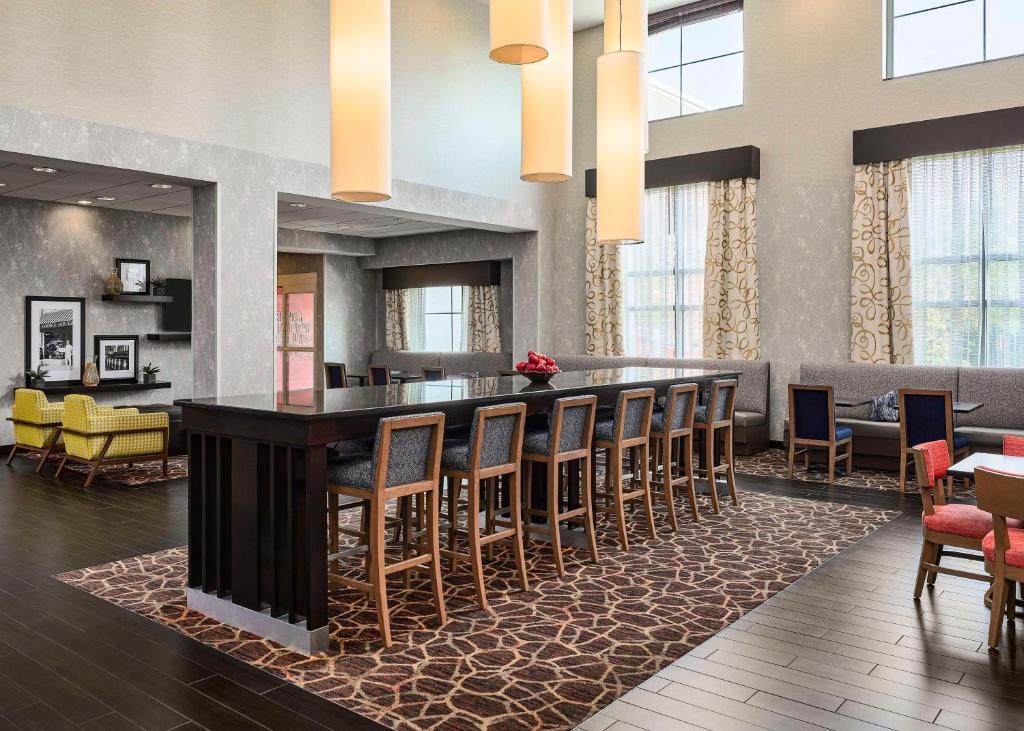Hampton Inn & Suites Hershey Near The Park image