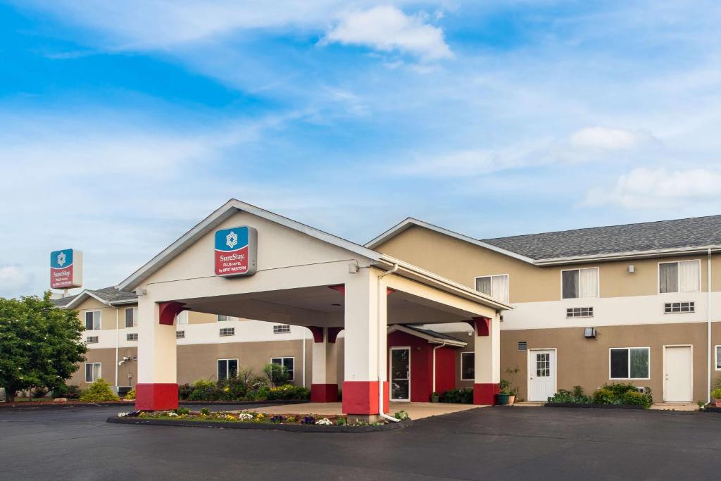 SureStay Plus Hotel by Best Western Bettendorf image