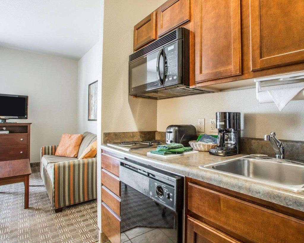 MainStay Suites St. Robert - Fort Leonard Wood image