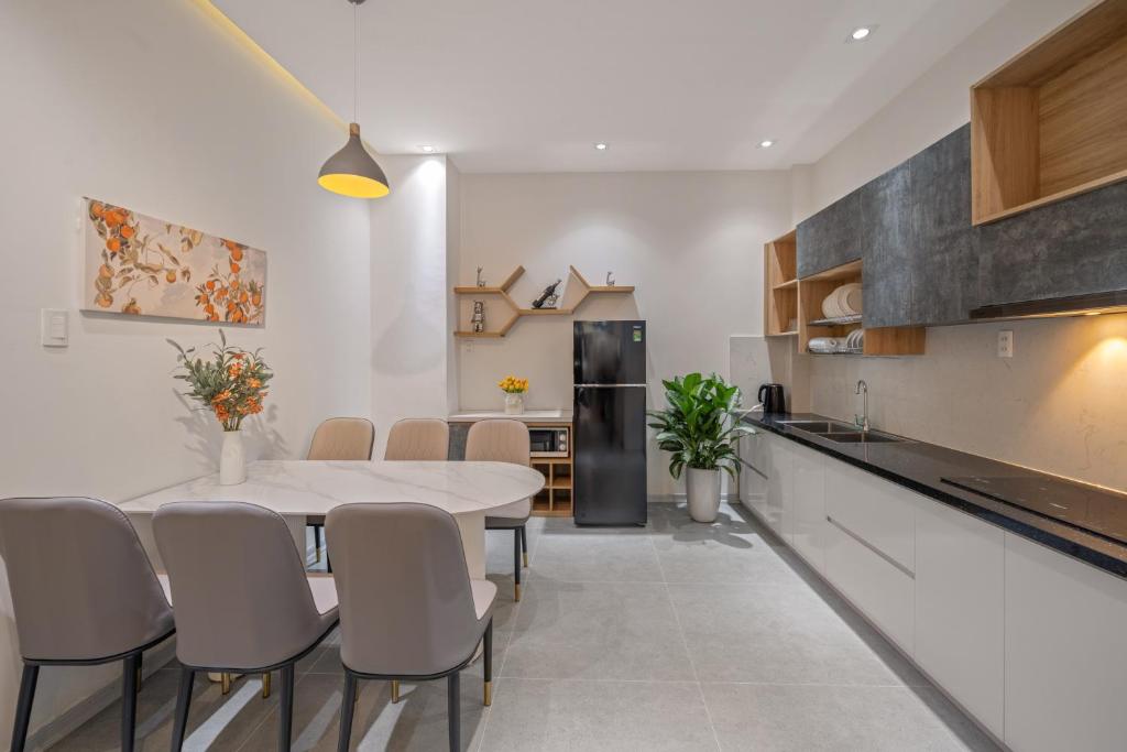 N to M Cozy House-5 minute walk to My Khe beach-Full AC