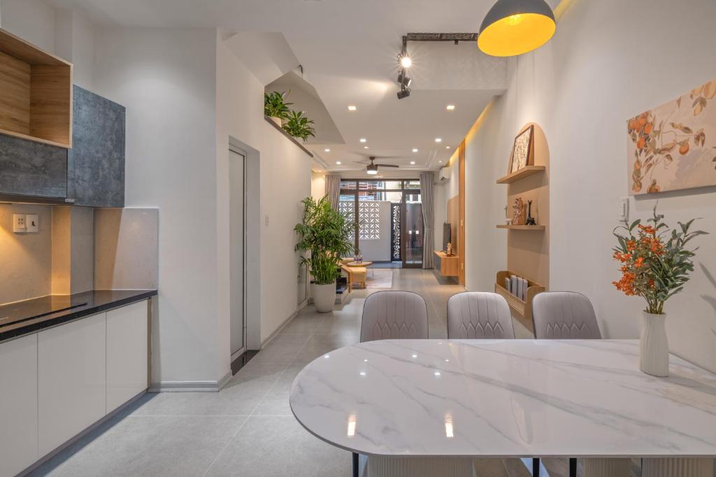 N to M Cozy House-5 minute walk to My Khe beach-Full AC