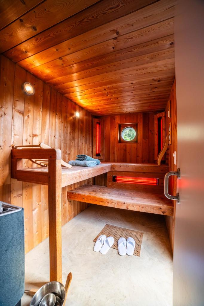 LA PETITE EVELETTE - Piscine et Sauna au Calme photo 3