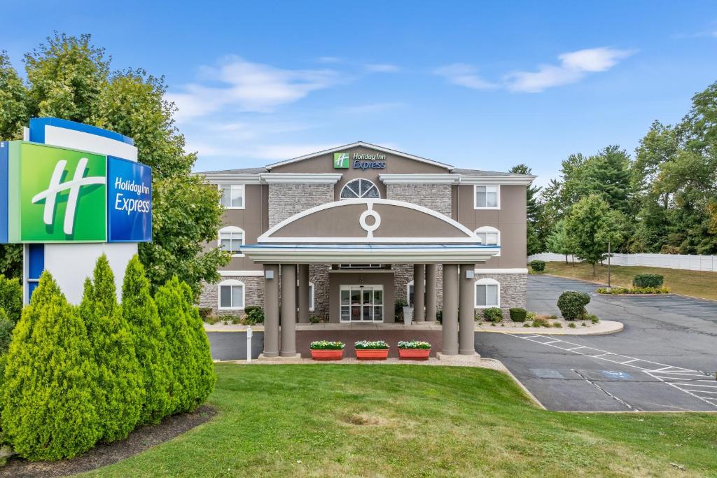 Holiday Inn Express Newington - Hartford, an IHG Hotel image