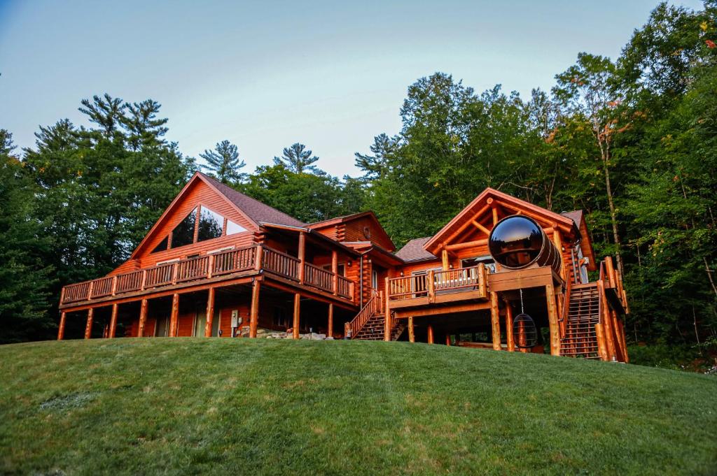 Sweet Cabin in the White Mountains image