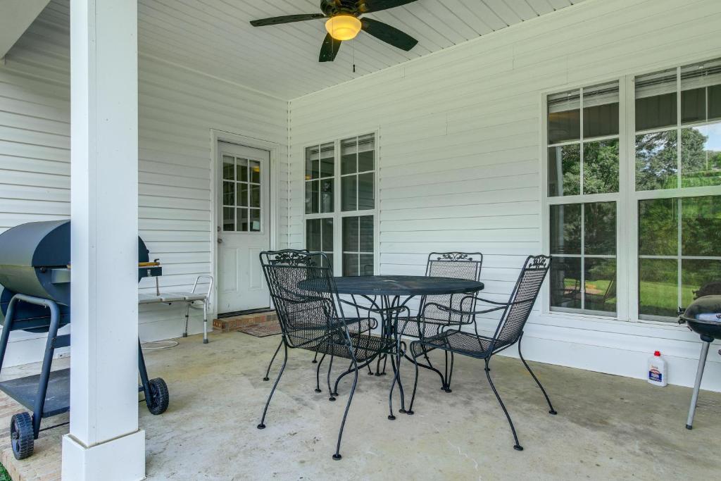 about 13 Mi to Ole Miss Private Family-Friendly Home! photo 1