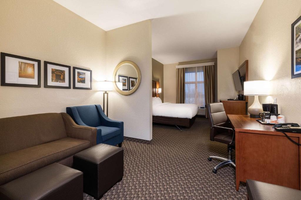 Comfort Suites Troy-I75 image