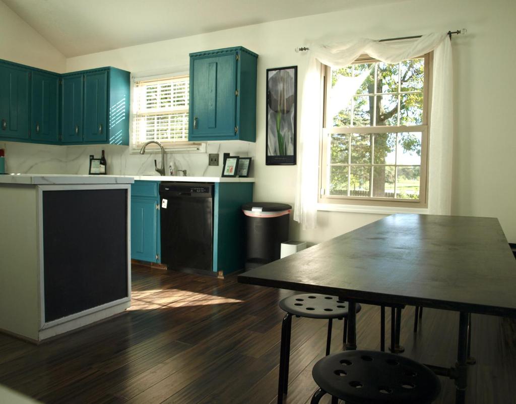 Beautifully eclectic eco-friendly 2-bedroom, 2-bathroom home with office image