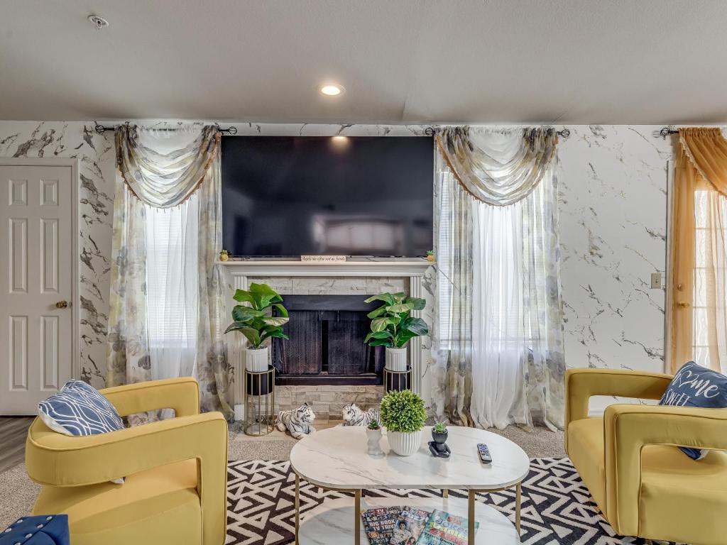 Cozy 2BR ,2BA image