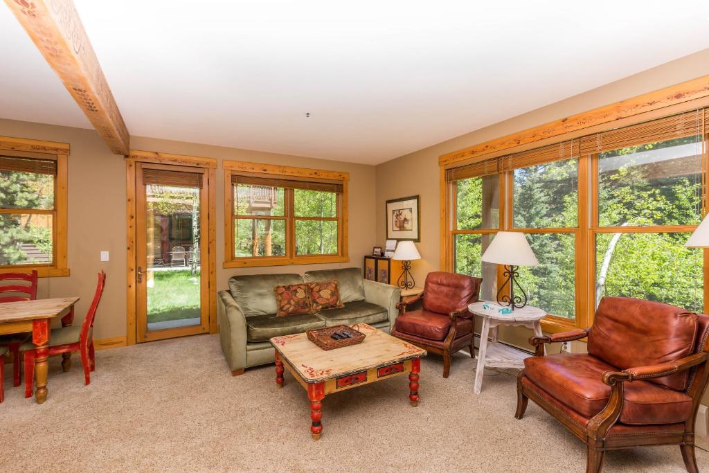 Trapper's Crossing #8770 by Summit County Mountain Retreats image