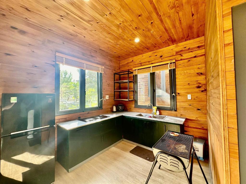 The Tropicana - Villa săn mây