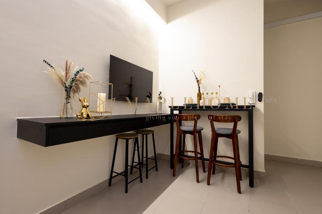 Sunsuria Forum Premier Suites Setia Alam - Tap to explore photos