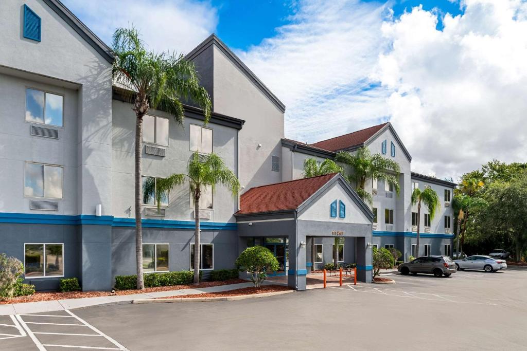 Suburban Studios image