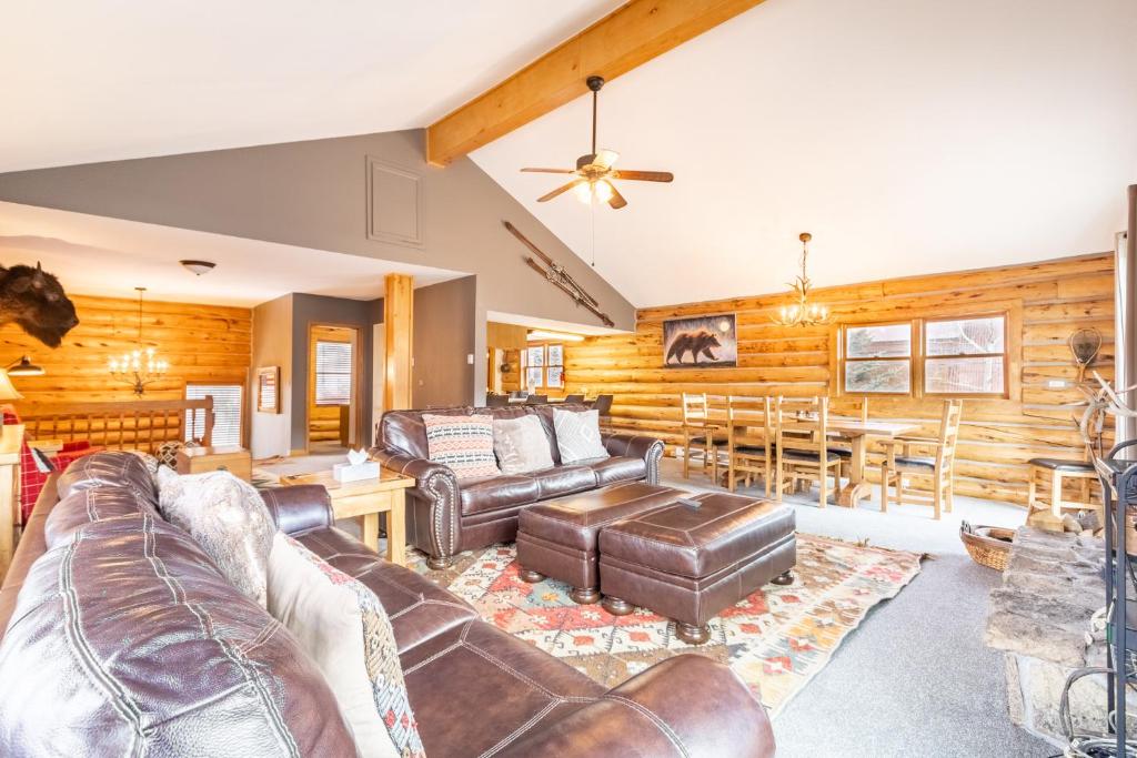 57 Rasor Court by Summit County Mountain Retreats image
