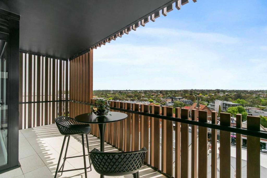 Central Charm Located in the Heart of Ivanhoe photo 3