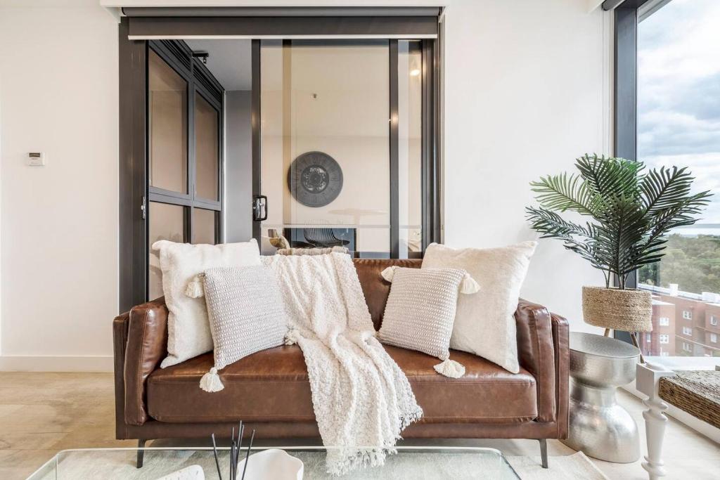 Historic Elegance in Boutique Apt on St Kilda Rd photo 1