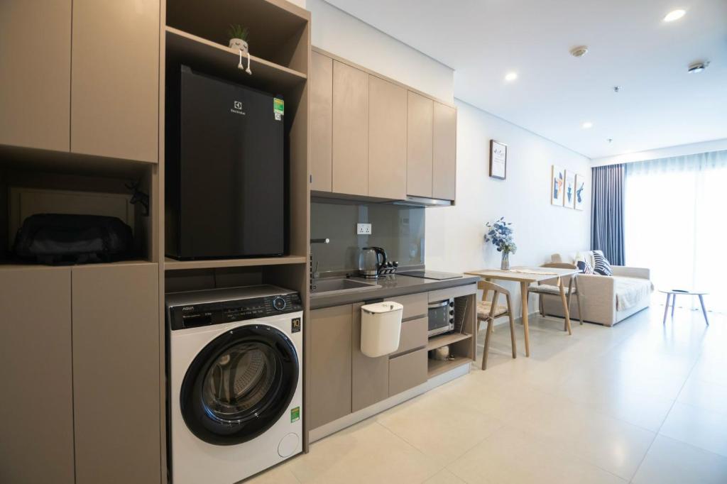 Căn Hộ Ban Công Hướng Biển The Sóng Vũng Tàu - FREE Hồ Bơi Vô Cực, Sauna, BBQ, Karaoke!!