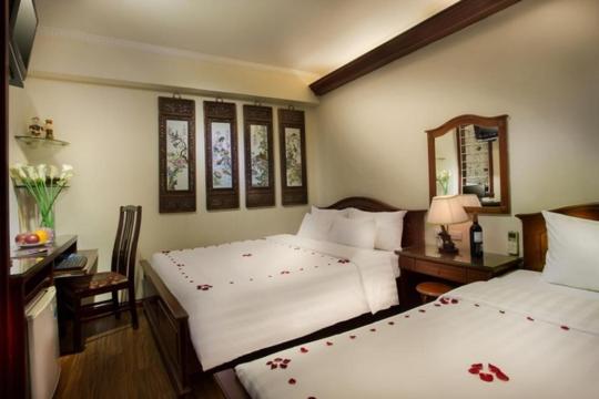 Viet Hotel & Travel