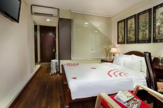 Viet Hotel & Travel