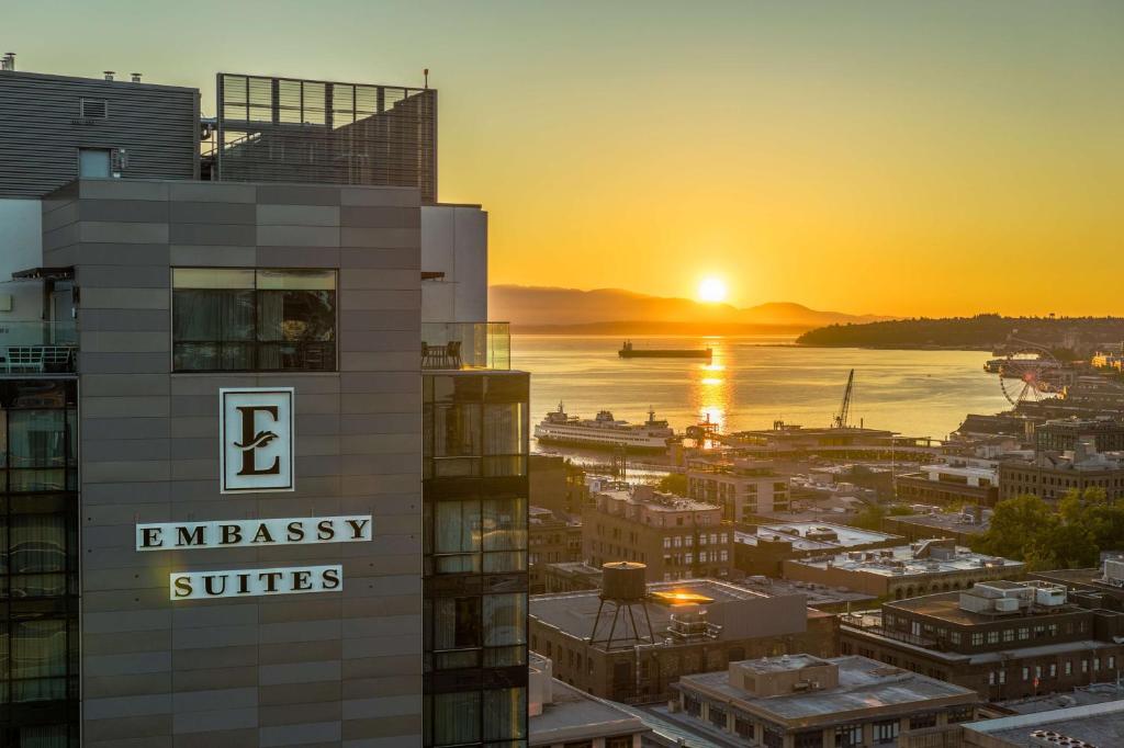 Embassy Suites by Hilton Seattle Downtown Pioneer Square image