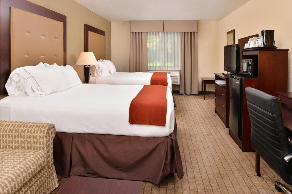 Holiday Inn Express Portland South-Lake Oswego, an IHG Hotel image