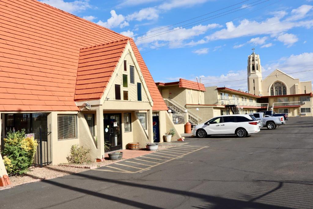 Econo Lodge Downtown image