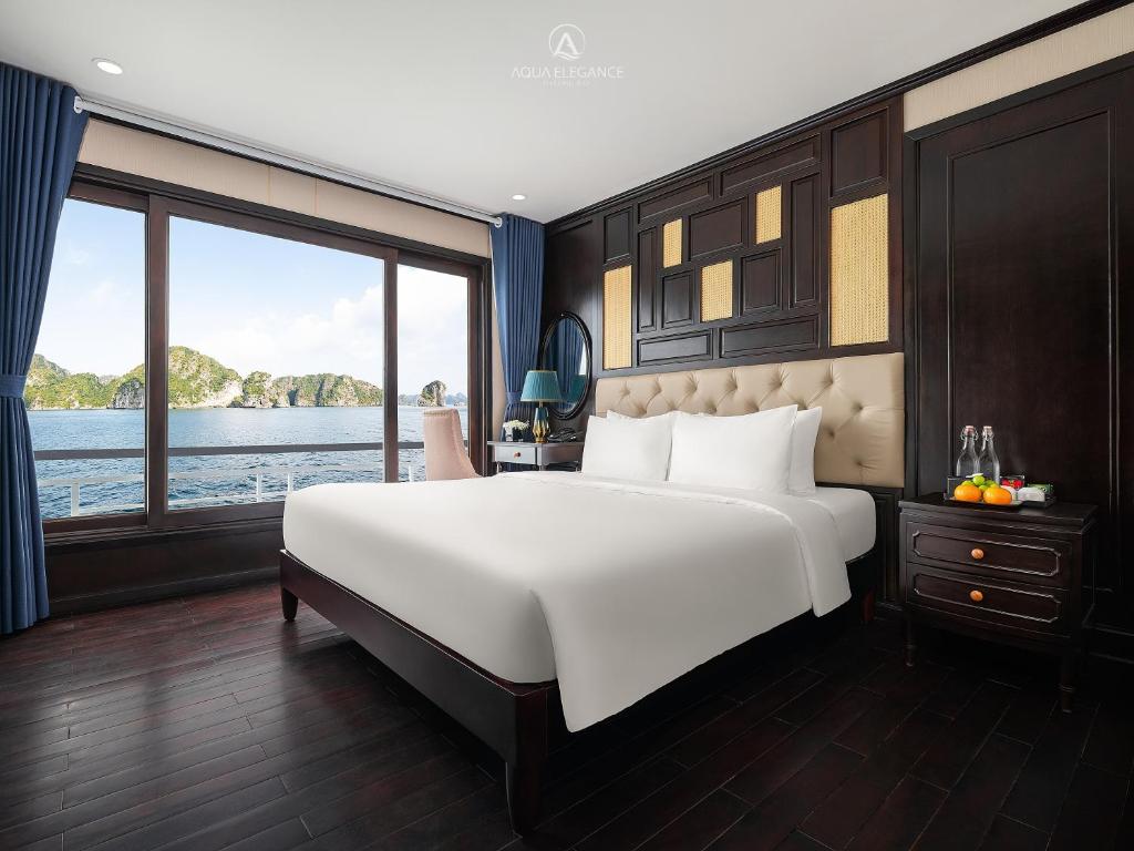 Aqua Elegance Cruise