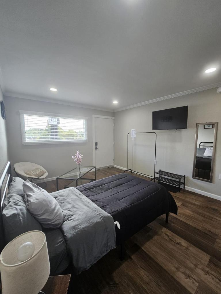 Silver Haven image