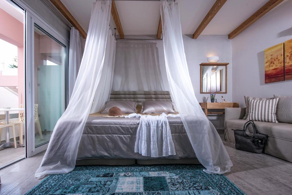 Сьюит (Классический люкс с кроватью размера «king-size»), Omiros Boutique Hotel (Adults Only)