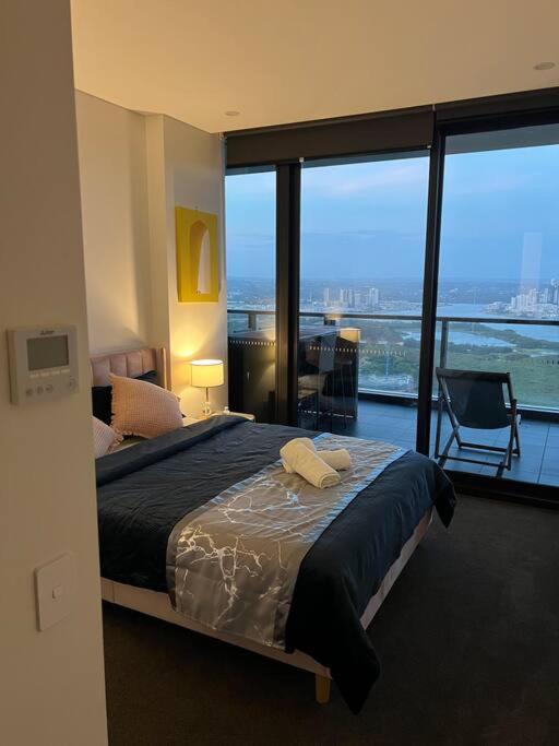 Luxury Penthouse - Sydney Skyline Views photo 1