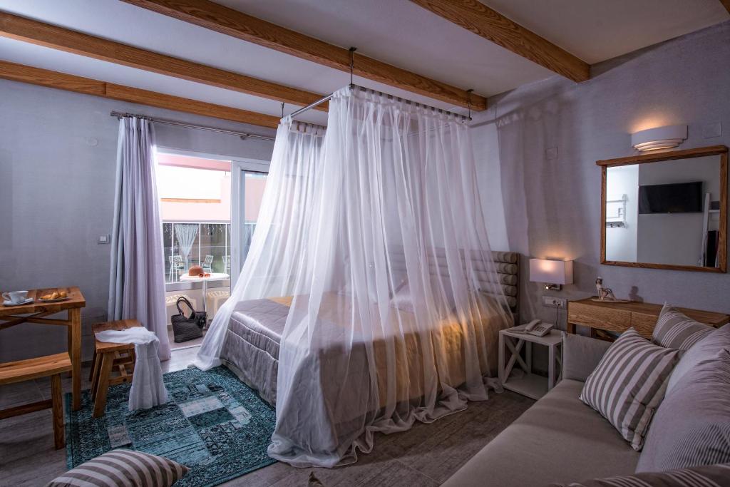Сьюит (Классический люкс с кроватью размера «king-size»), Omiros Boutique Hotel (Adults Only)