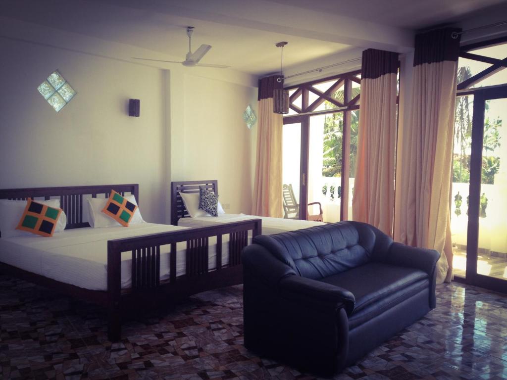 Трехместный (Улучшенный трехместный номер с видом на море), Mirissa Seastar