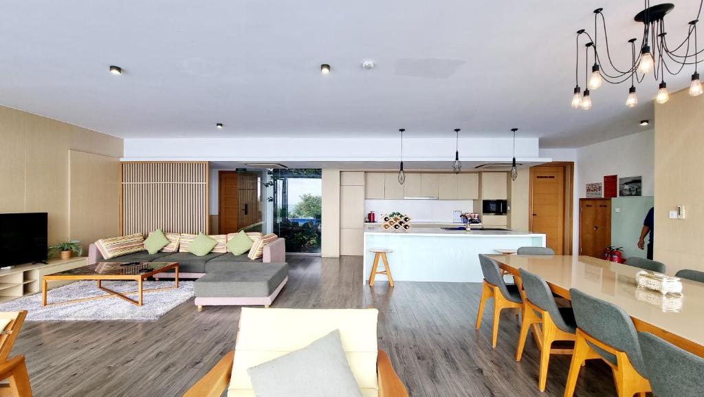 Anh Nguyen Oceanfront Luxury Villas Nha Trang