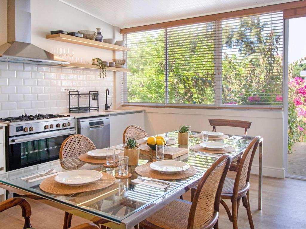 One Kensington Boutique Hotel - Tap to explore photos