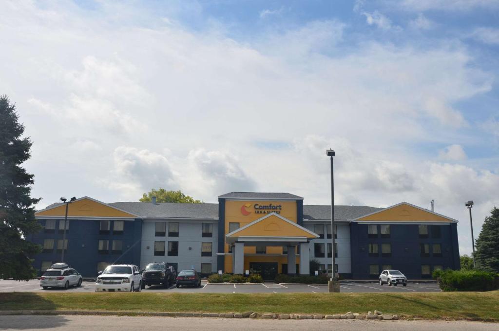 Comfort Inn & Suites Maumee - Toledo (I80-90) image