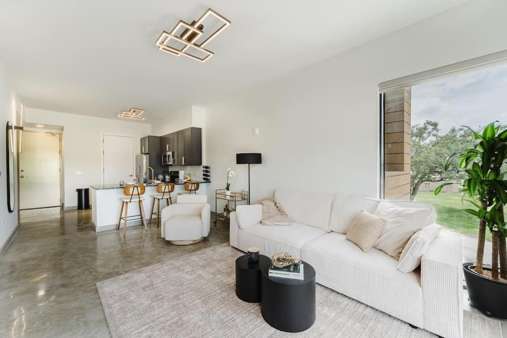Prime 2BR Near FLL Airport, Dania Beach & Pointe image