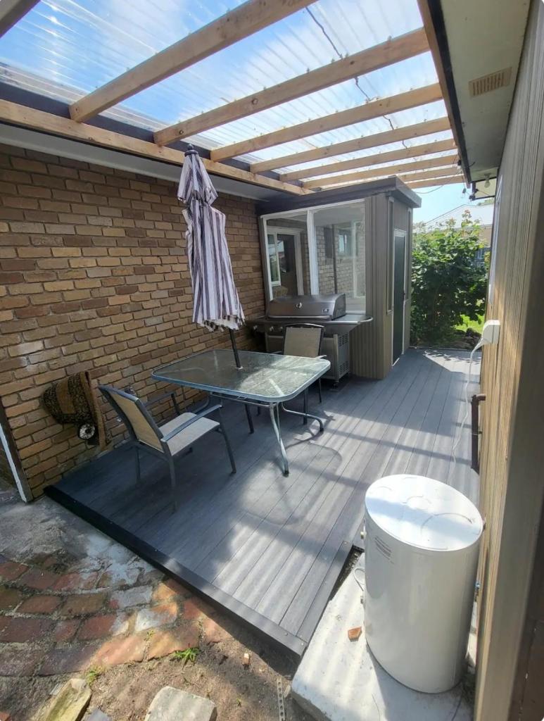A comfortable and quiet 2bedroom house and a 1bedroom bungalow photo 2