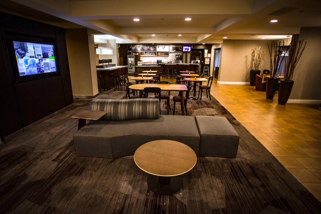 Courtyard by Marriott Memphis East/Bill Morris Parkway image