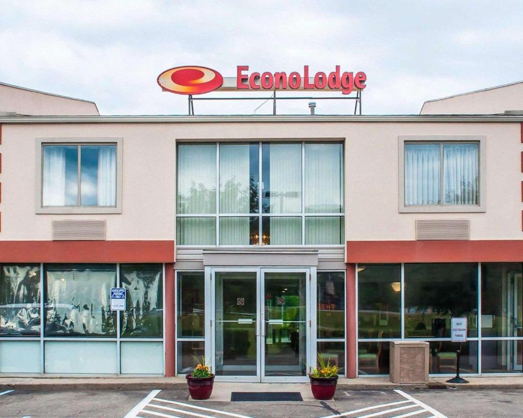 Econo Lodge Elmira-Corning image