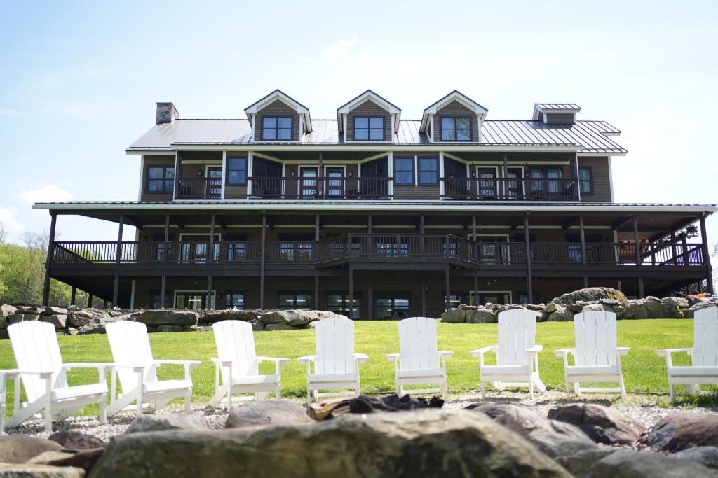 The Retreat at Norwich Lake image