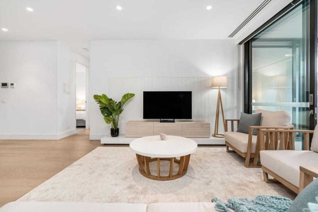 LUXE - Location, Style, Space in the heart of town photo 1