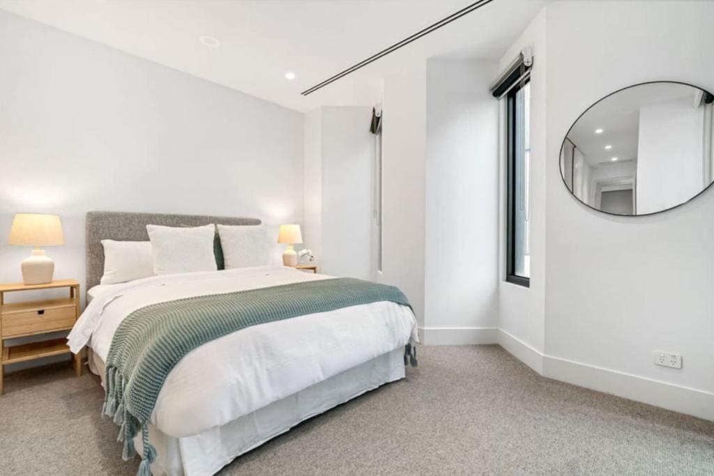 LUXE - Location, Style, Space in the heart of town photo 3