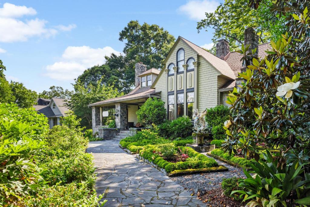 Stonehurst Place Bed & Breakfast image